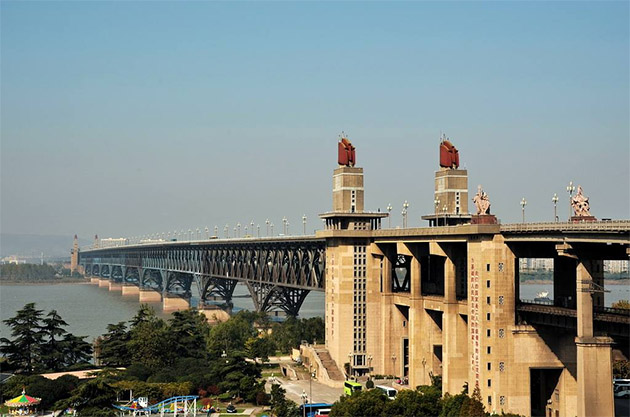 南京长江大桥已全新回归.jpg